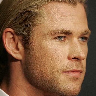 https://en.wikipedia.org/wiki/Chris_Hemsworth#/media/File:Chris_Hemsworth_(8492541282).jpg