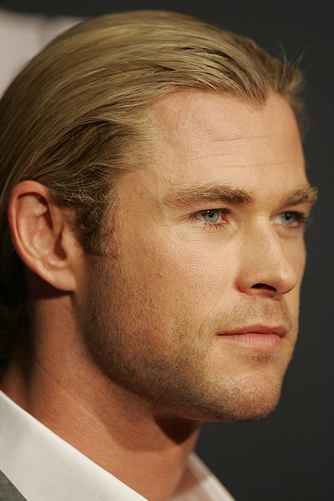 https://en.wikipedia.org/wiki/Chris_Hemsworth#/media/File:Chris_Hemsworth_(8492541282).jpg