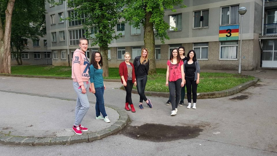 WBC volonteri na Savi WBC baloni ispred trećeg paviljona