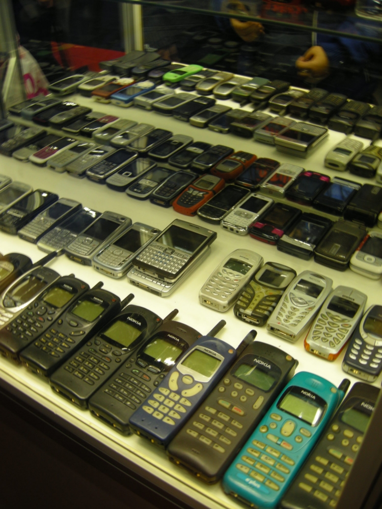 Razvoj mobitela kroz povijest Razvoj mobitela kroz povijest