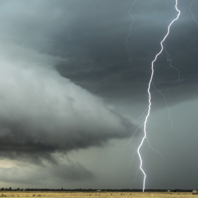 https://pixabay.com/photos/lightning-clouds-thunderstorm-4713379/