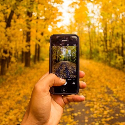 https://pixabay.com/en/phone-taking-photos-photography-1031194/