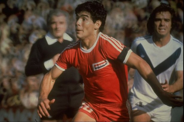 Maradona (2) Maradona (2)