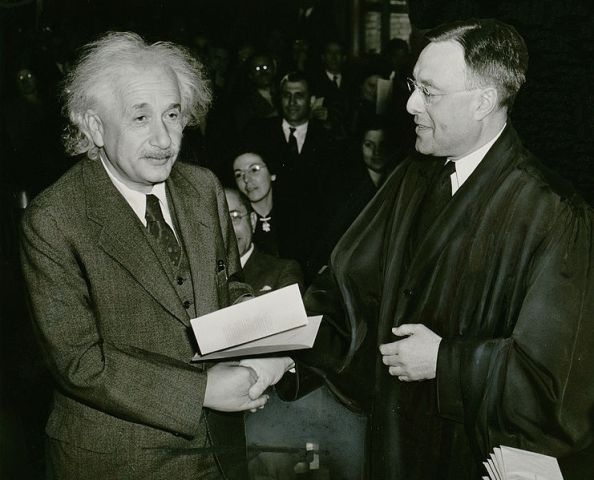 Albert Einstein Albert Einstein
