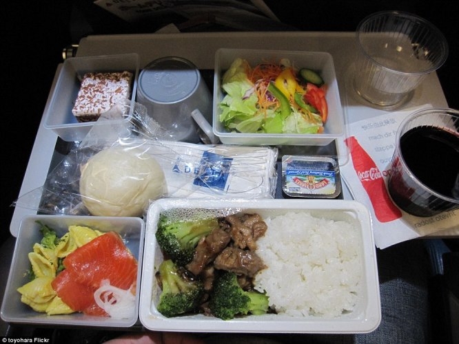 Hrana u avionu 2 Hrana u avionu 2